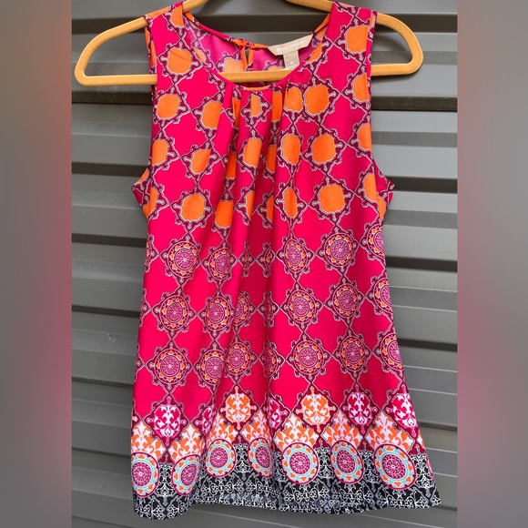 Banana Republic Tops - Pretty in Pink! BANANA REPUBLIC (EUC, Size M) Sleeveless, Patterned Top